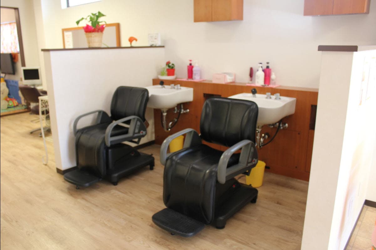 Revee salon photo 3